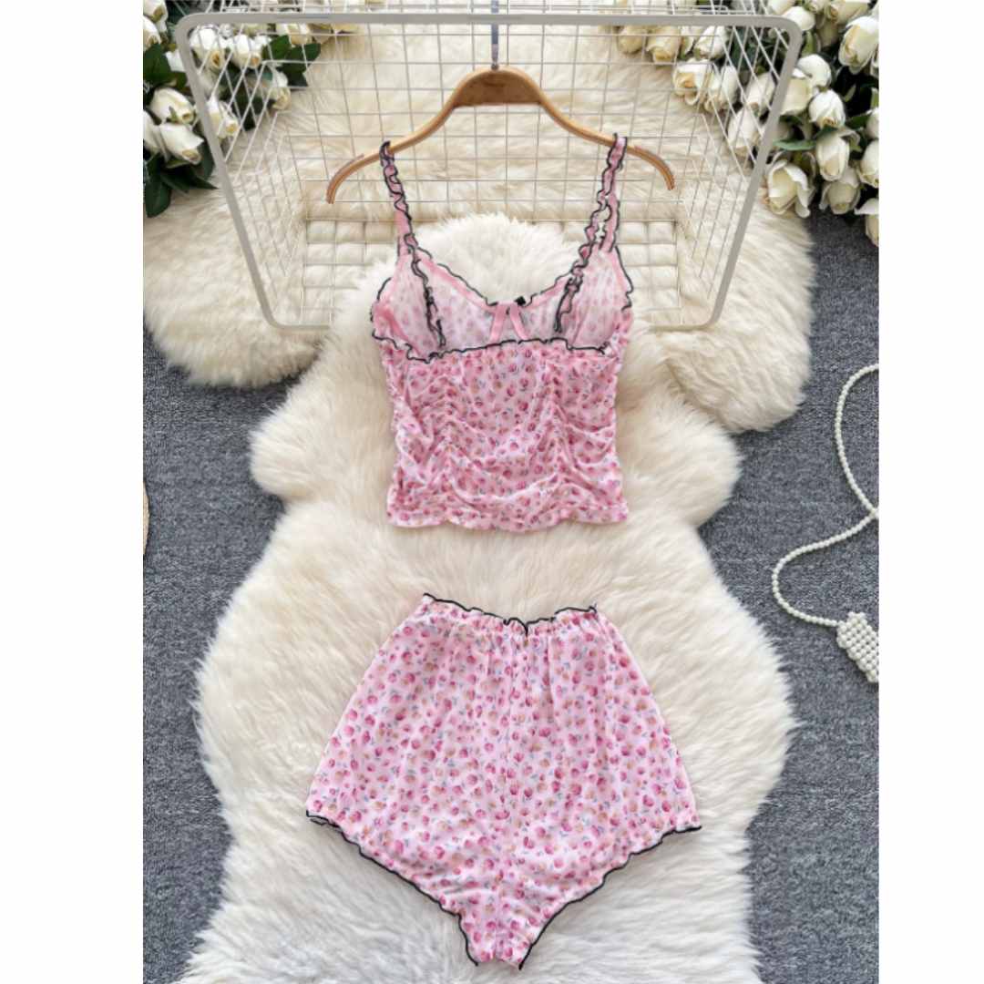 女性用、可愛らしいデザインのルームウェアセット。花柄プリント - Romper Floral Print のレビューと価格